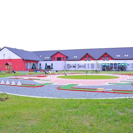 Oswald Arena Otel Jemielnica Dış mekan fotoğraf